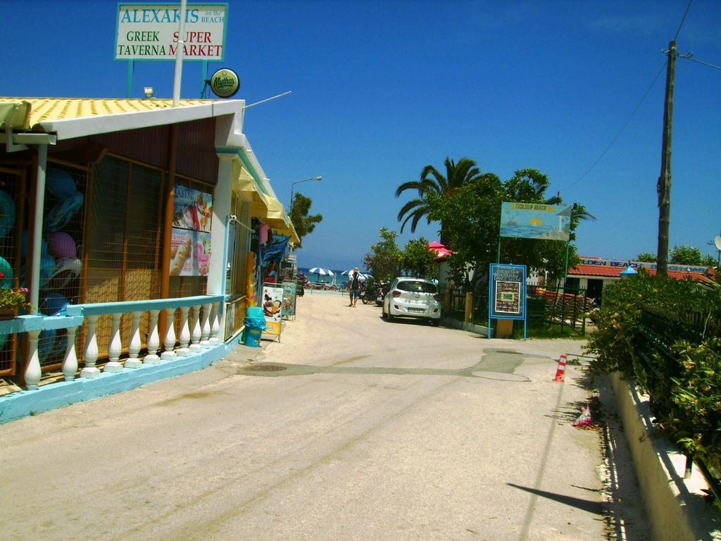 Aggelos Family Hotel Moraitika Exterior photo