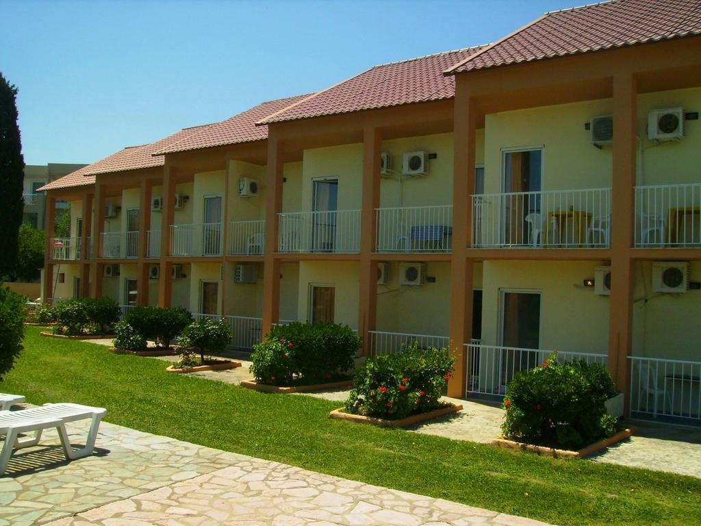 Aggelos Family Hotel Moraitika Exterior photo